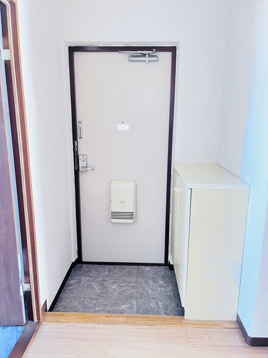 物件内観写真17　(玄関)