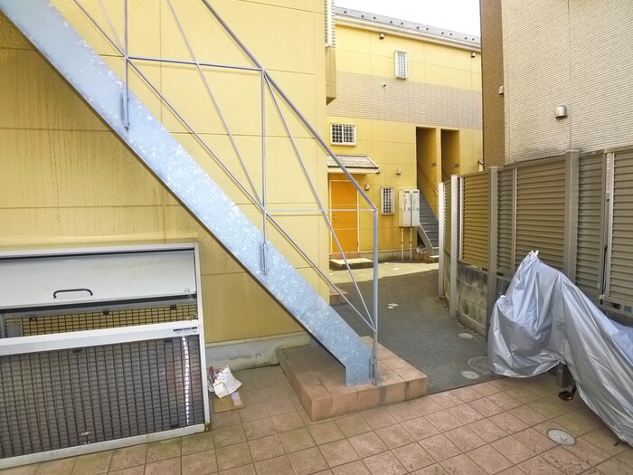 物件外観写真6　(駐輪場)