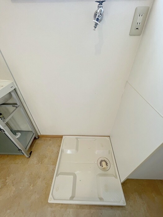 物件内観写真16　(洗濯機置場)