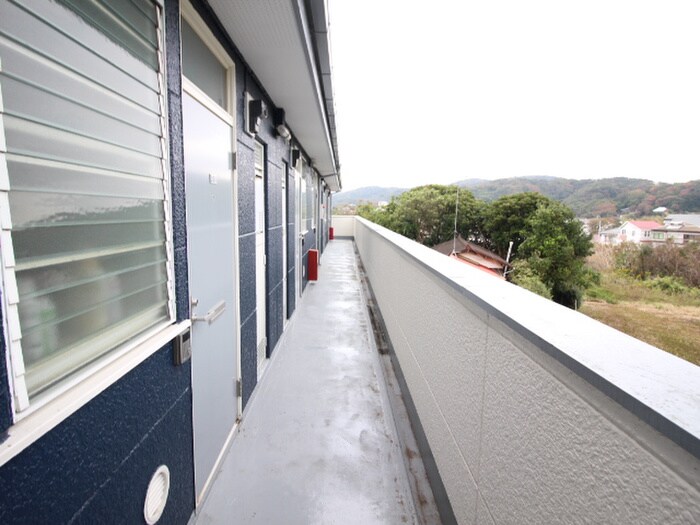 物件外観写真5　(エントランス部分)