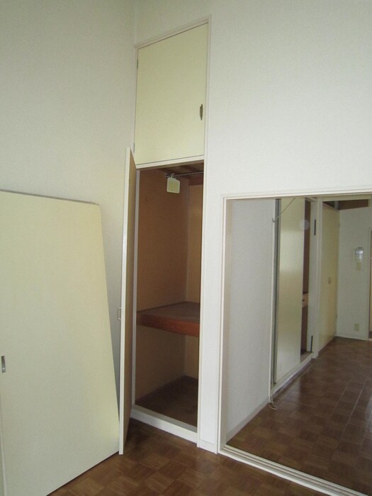 物件内観写真12　(収納)