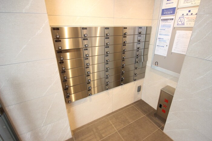 物件外観写真4　(エントランス部分)