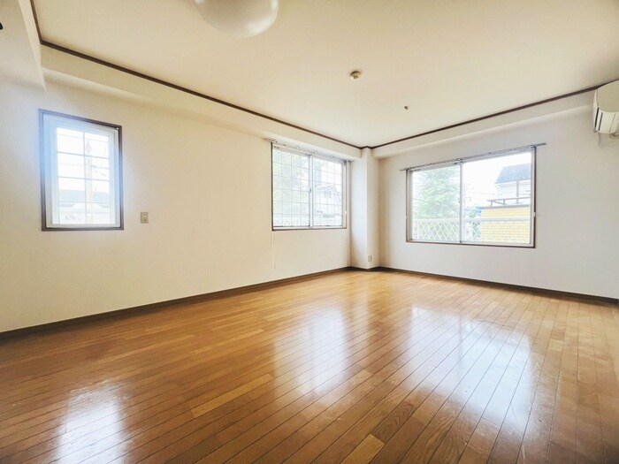 物件内観写真4　(居室)