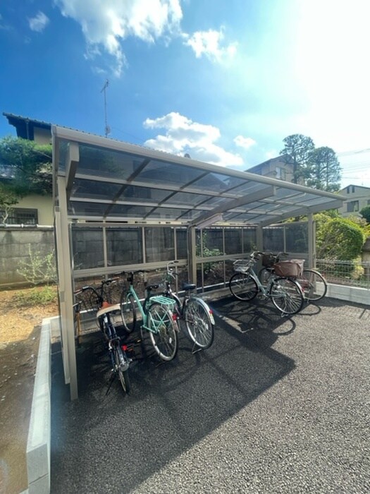 物件外観写真3　(駐輪場)