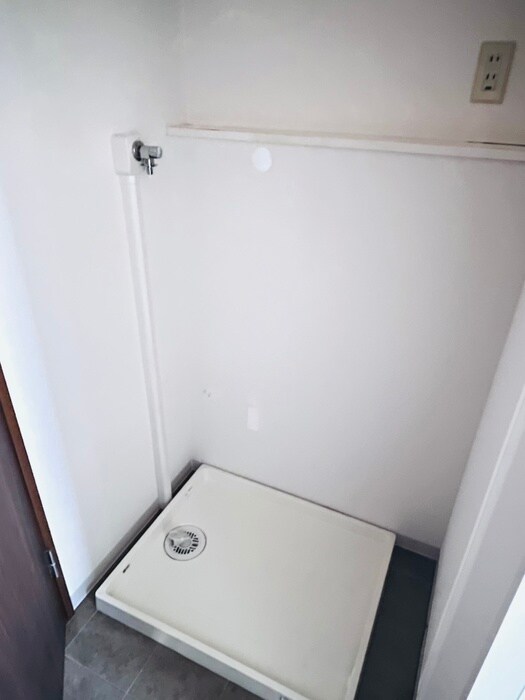 物件内観写真15　(洗濯機置場)