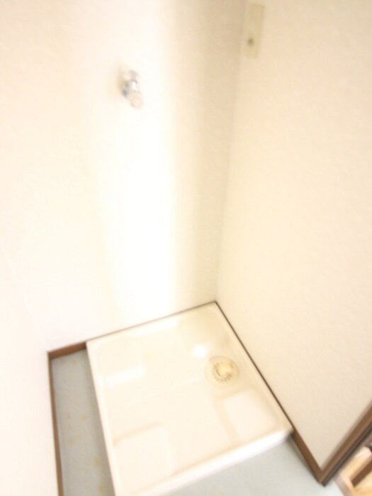 物件内観写真13　(洗濯機置場)