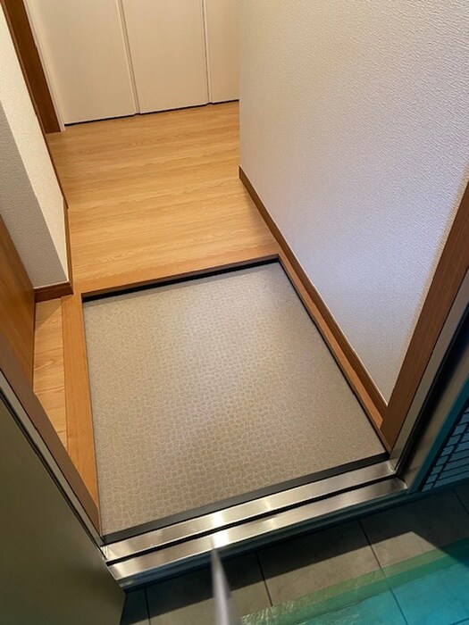 物件内観写真14　(玄関)