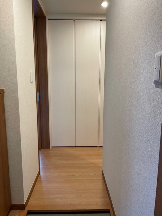 物件内観写真17　(廊下)