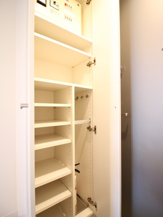 物件内観写真8　(靴箱)