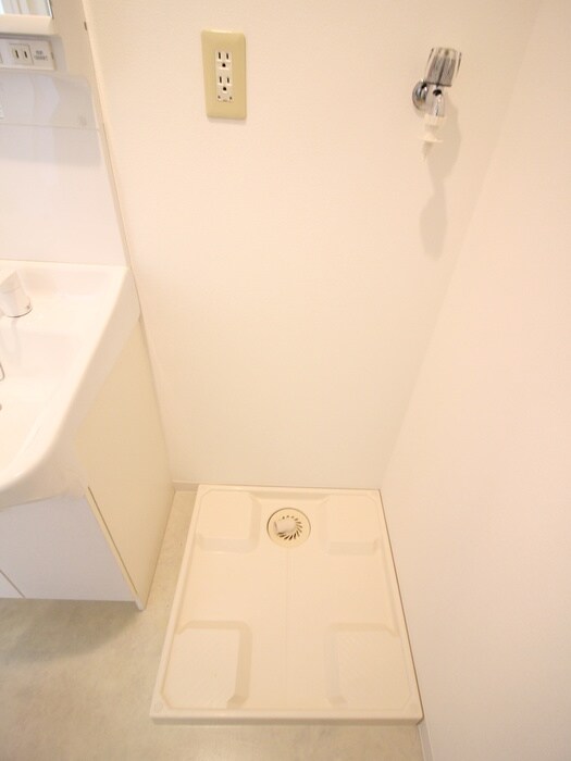 物件内観写真10　(洗濯機置場)