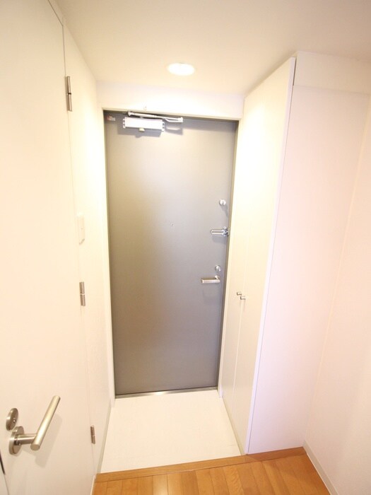 物件内観写真11　(玄関)