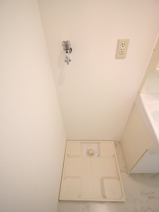 物件内観写真17　(洗濯機置場)