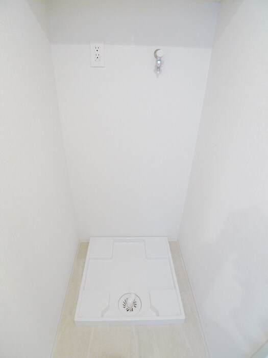 物件内観写真12　(洗濯機置場)