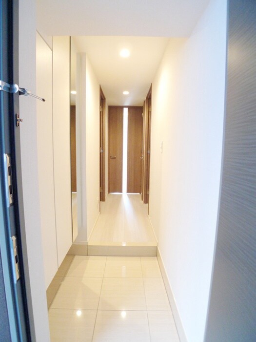 物件内観写真14　(玄関)