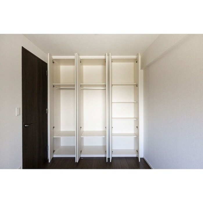 物件内観写真15　(収納)