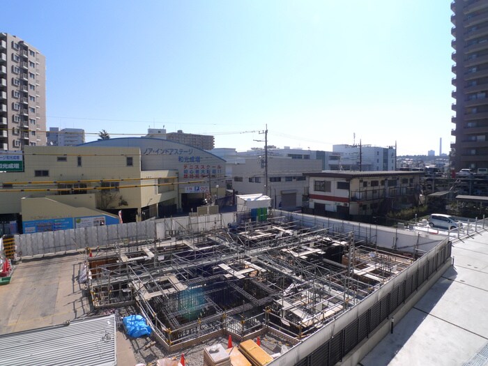 物件内観写真16　(室内からの展望)