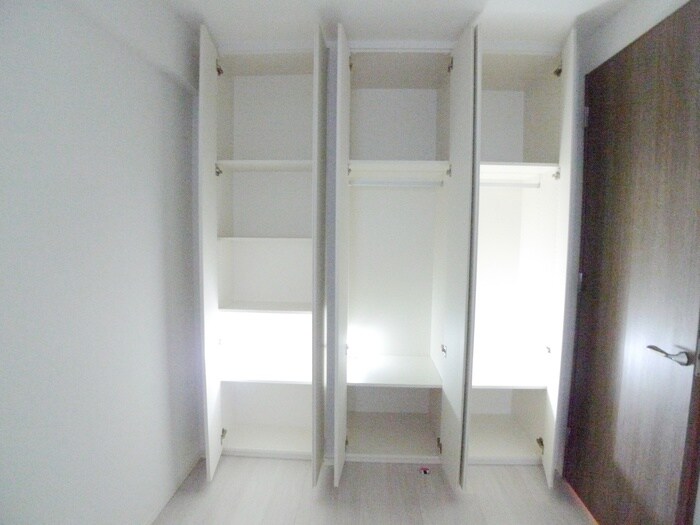 物件内観写真18　(収納)