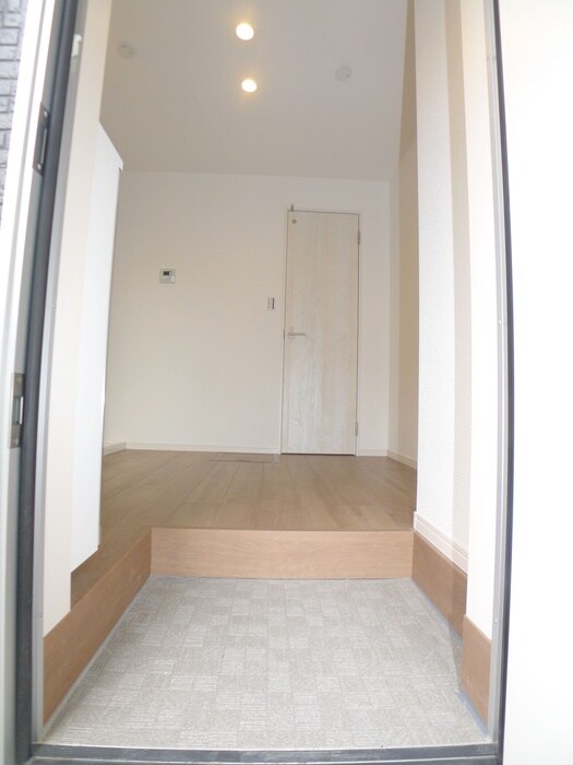物件内観写真17　(玄関)
