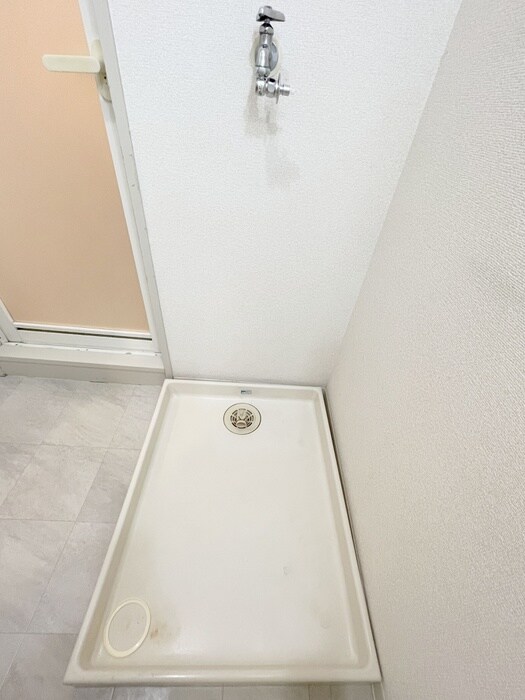 物件内観写真14　(洗濯機置場)