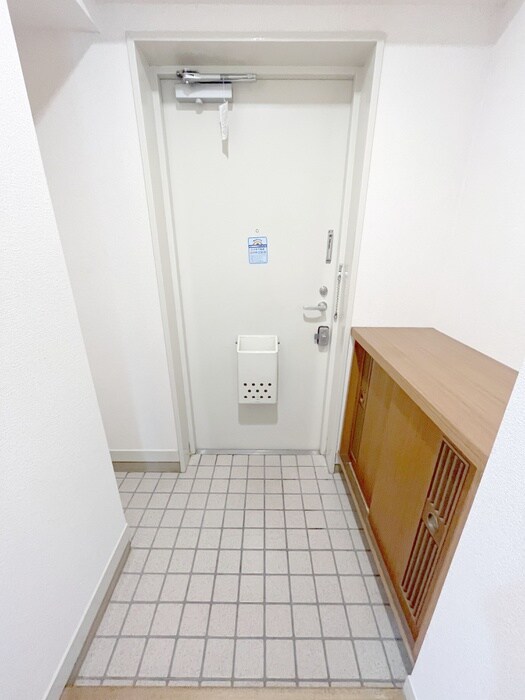 物件内観写真17　(玄関)