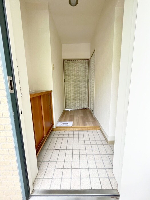 物件内観写真18　(玄関)