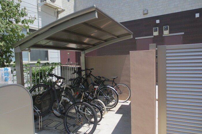 物件外観写真4　(駐輪場)
