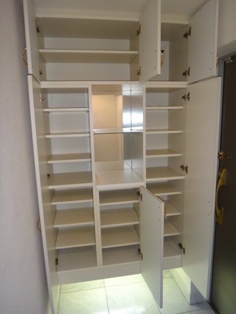 物件内観写真15　(玄関)