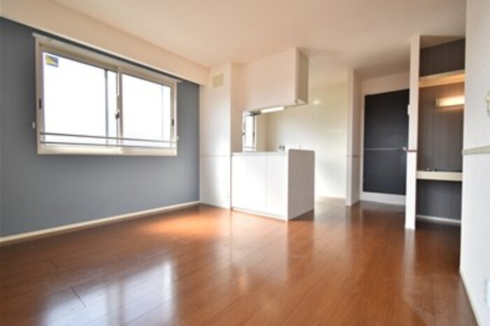 物件内観写真2　(居室)