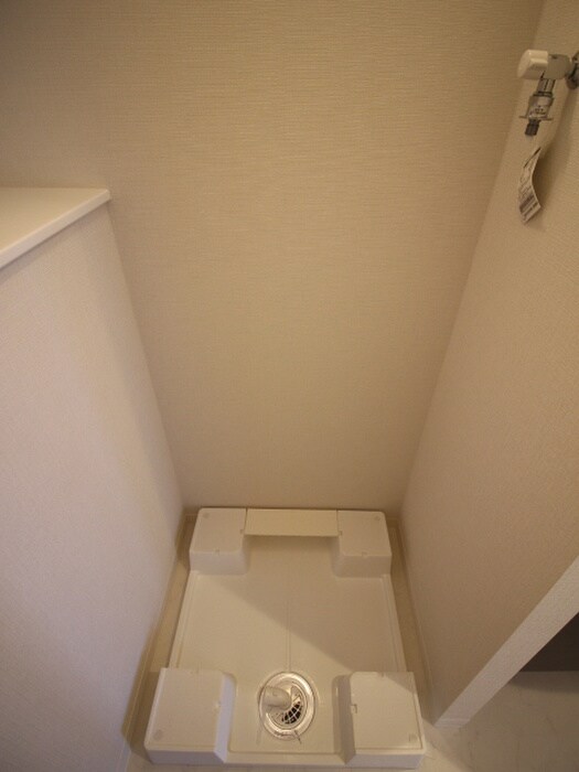 物件内観写真13　(洗濯機置場)