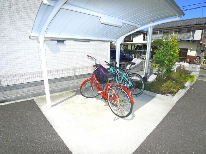物件外観写真6　(駐輪場)