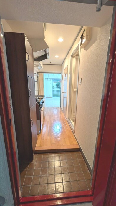 物件内観写真7　(玄関)