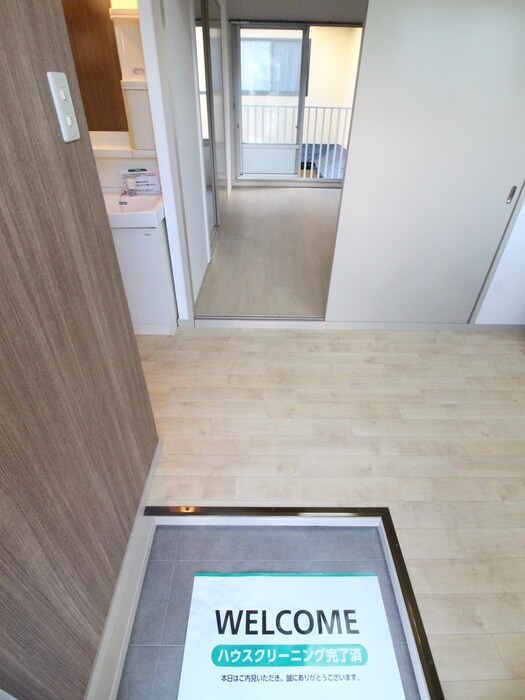 物件内観写真21　(玄関)