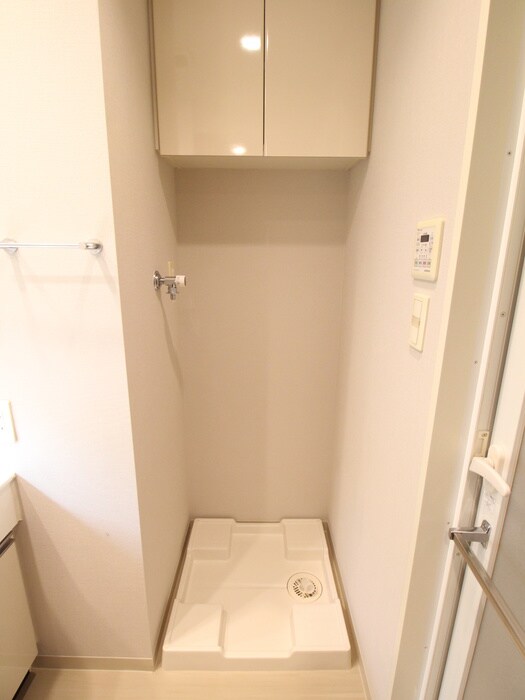 物件内観写真18　(洗濯機置場)