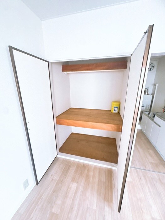 物件内観写真12　(収納)