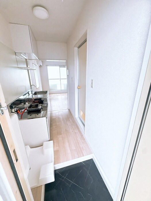 物件内観写真18　(廊下)