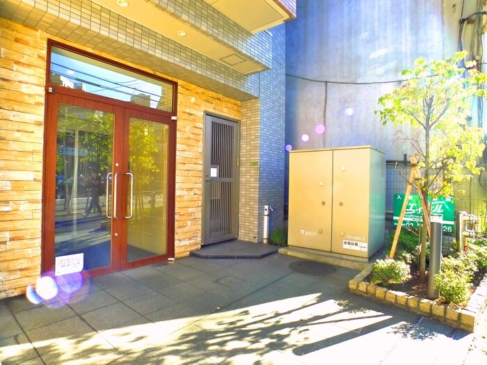 物件外観写真3　(エントランス部分)