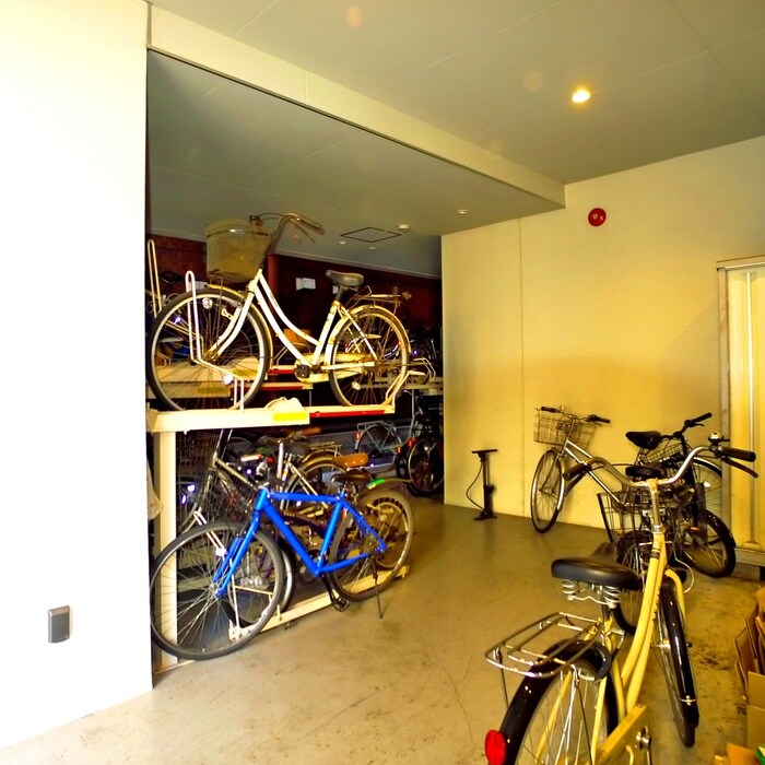 物件外観写真5　(駐輪場)