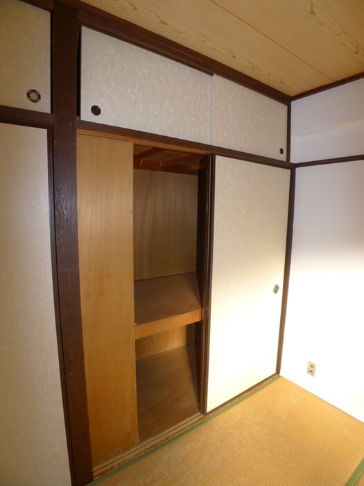 物件内観写真12　(収納)