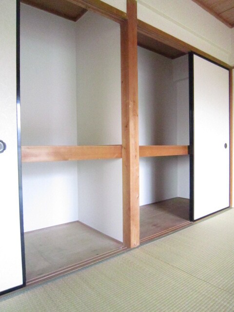 物件内観写真12　(収納)