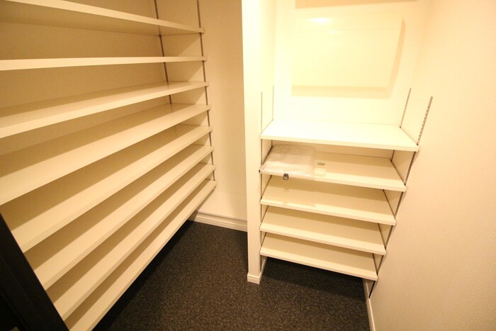 物件内観写真8　(靴箱)