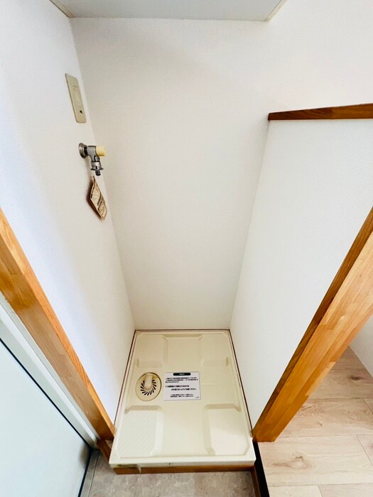 物件内観写真13　(洗濯機置場)