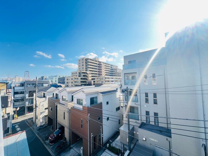 物件内観写真16　(室内からの展望)