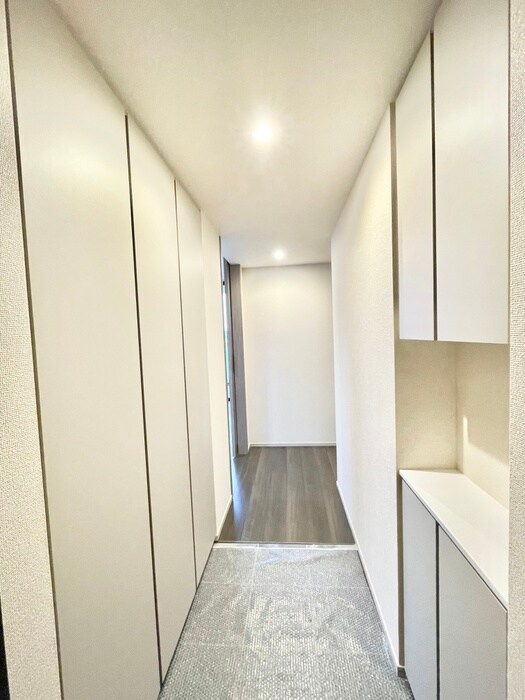 物件内観写真18　(玄関)