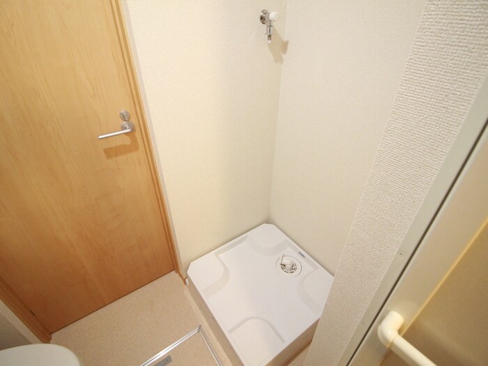 物件内観写真21　(洗濯機置場)