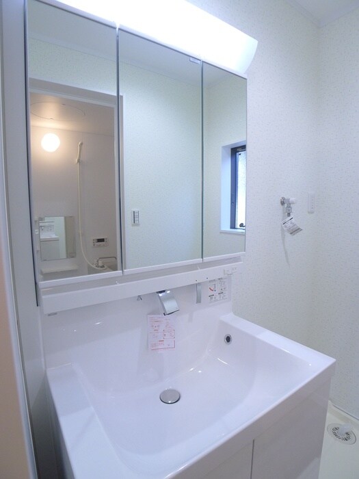 物件内観写真11　(洗面)