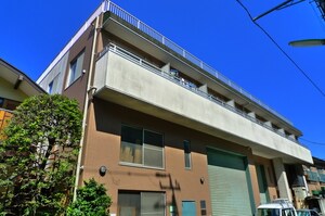フラット緑泉公園外観写真