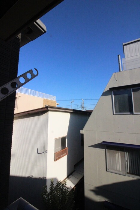 物件内観写真16　(室内からの展望)