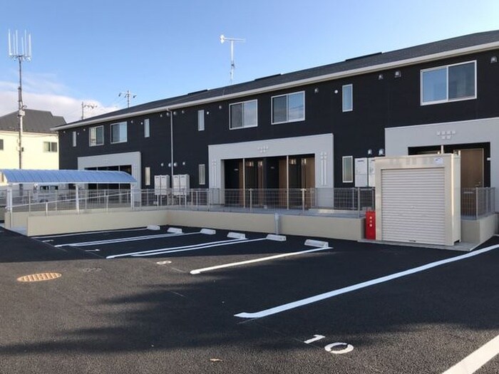 物件外観写真4　(エントランス部分)