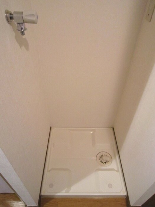 物件内観写真14　(洗濯機置場)