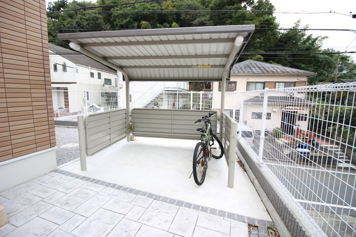 物件外観写真6　(駐輪場)